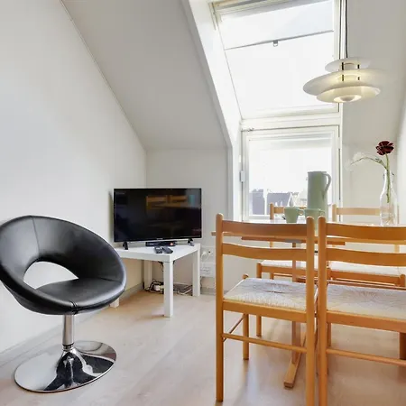 Gulla - 300m From The Sea By Interhome